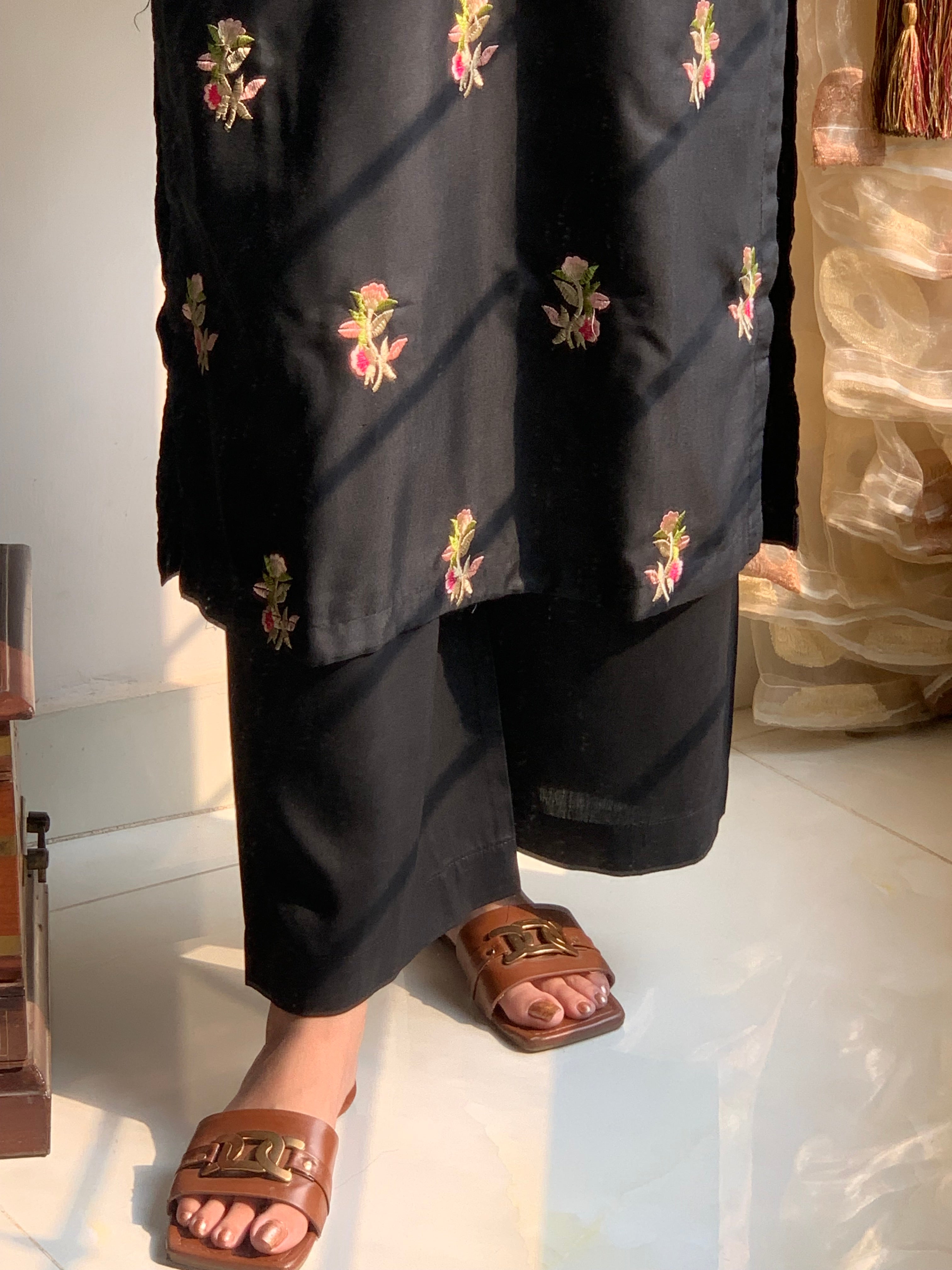 Rosebud Embroidered 2pc
