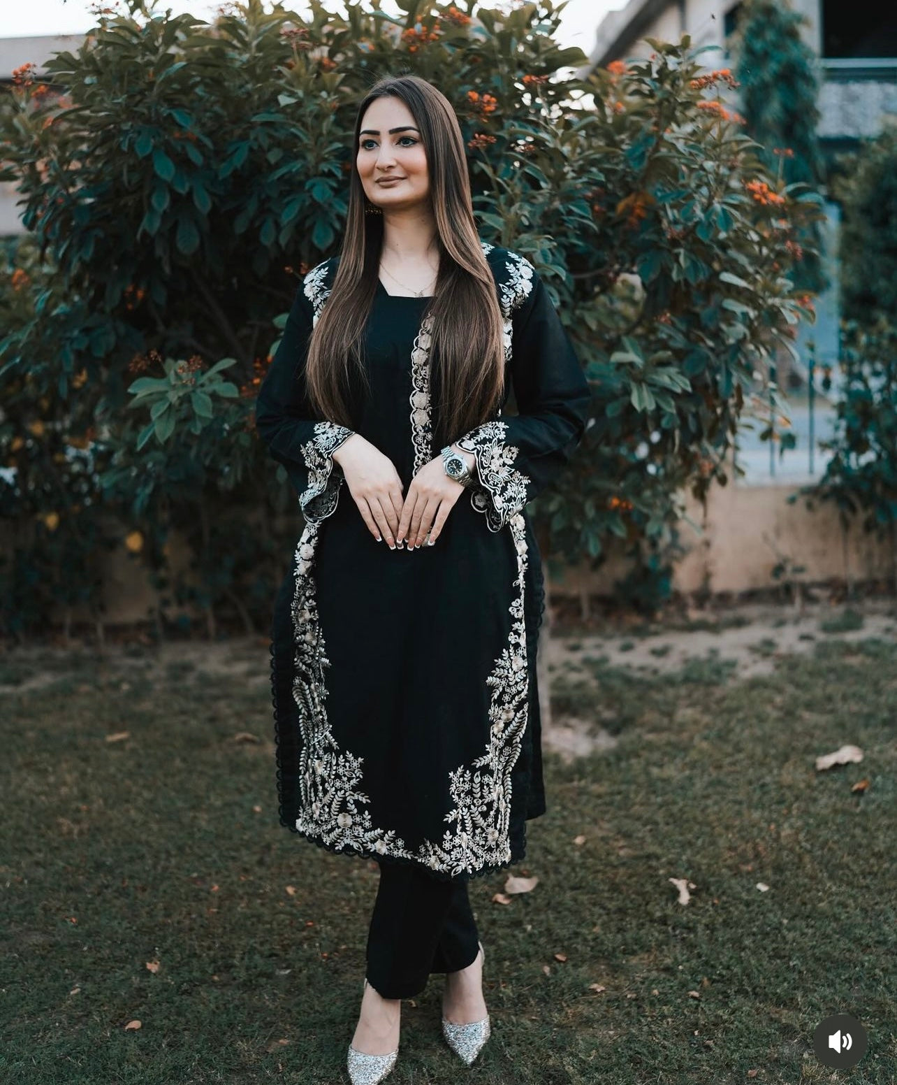 BLACK EYED 2PC STITCHED