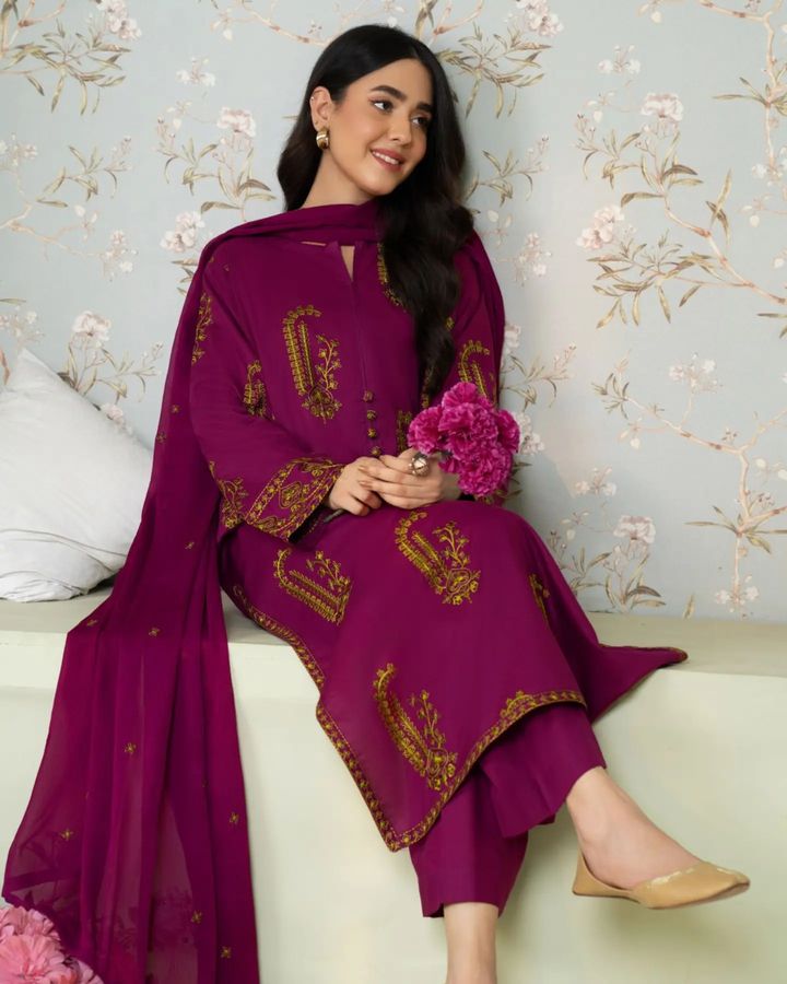 AMBER  Embroidered 3pcs