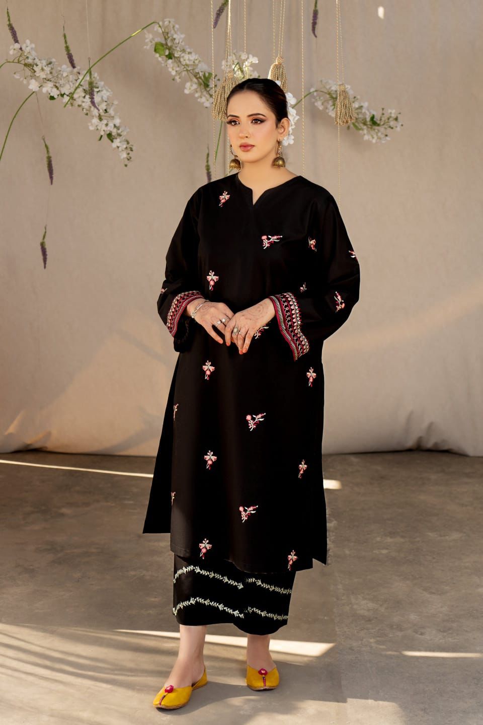 Nayra 2PC (Flat 31% Discount)